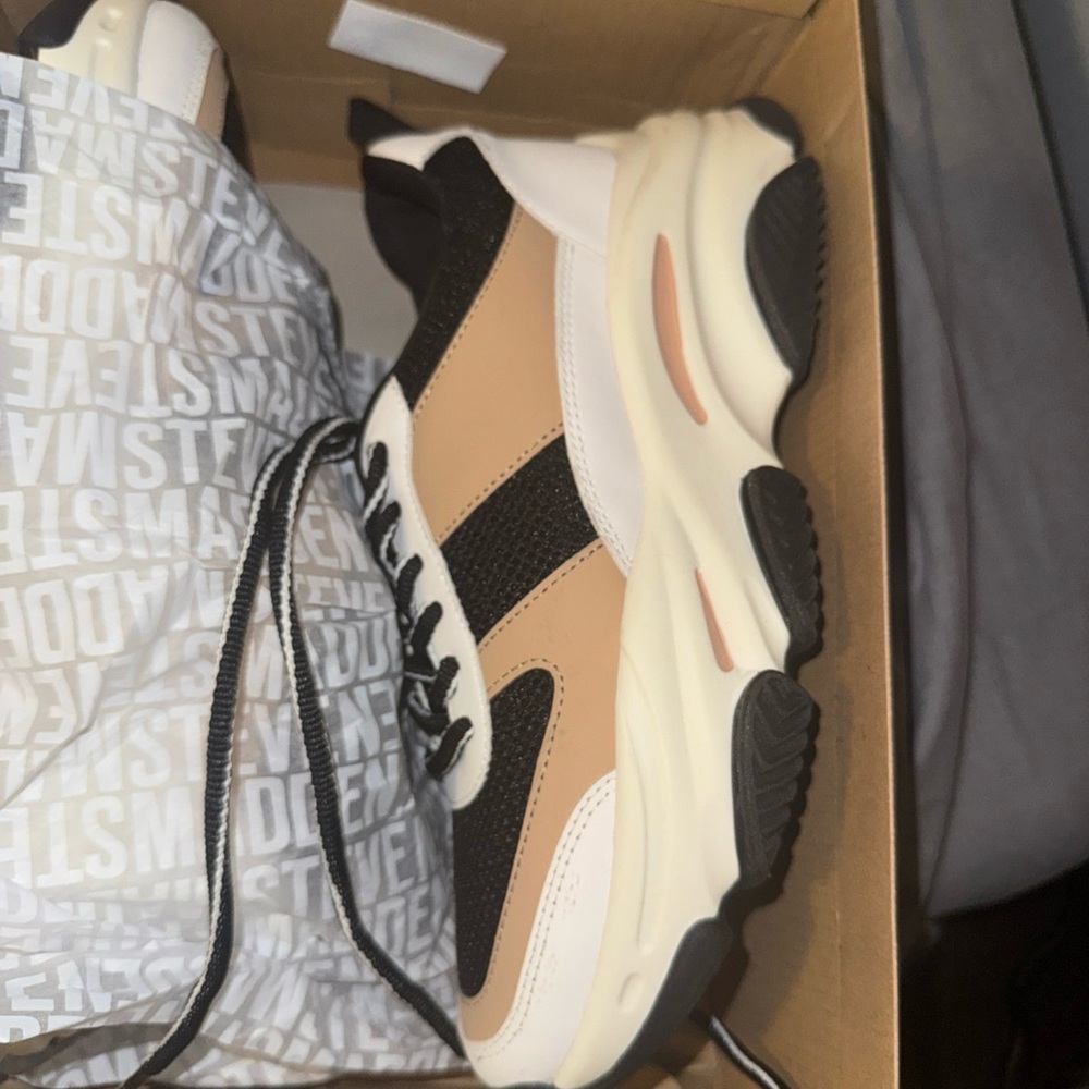 Steve Madden Black and Tan Sneakers - Picture 2 of 3